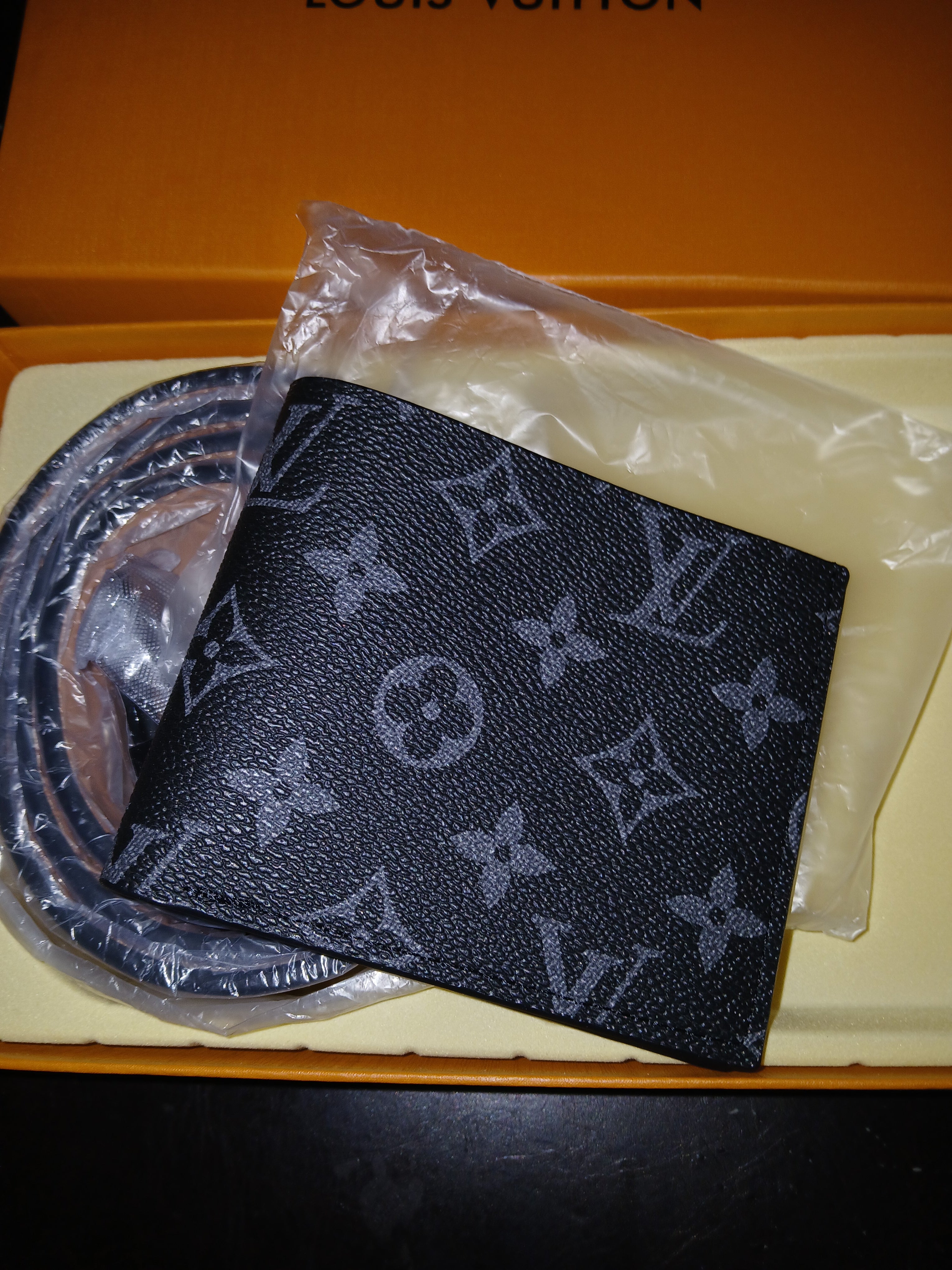 Louis Vuitton belt &wallet gift set