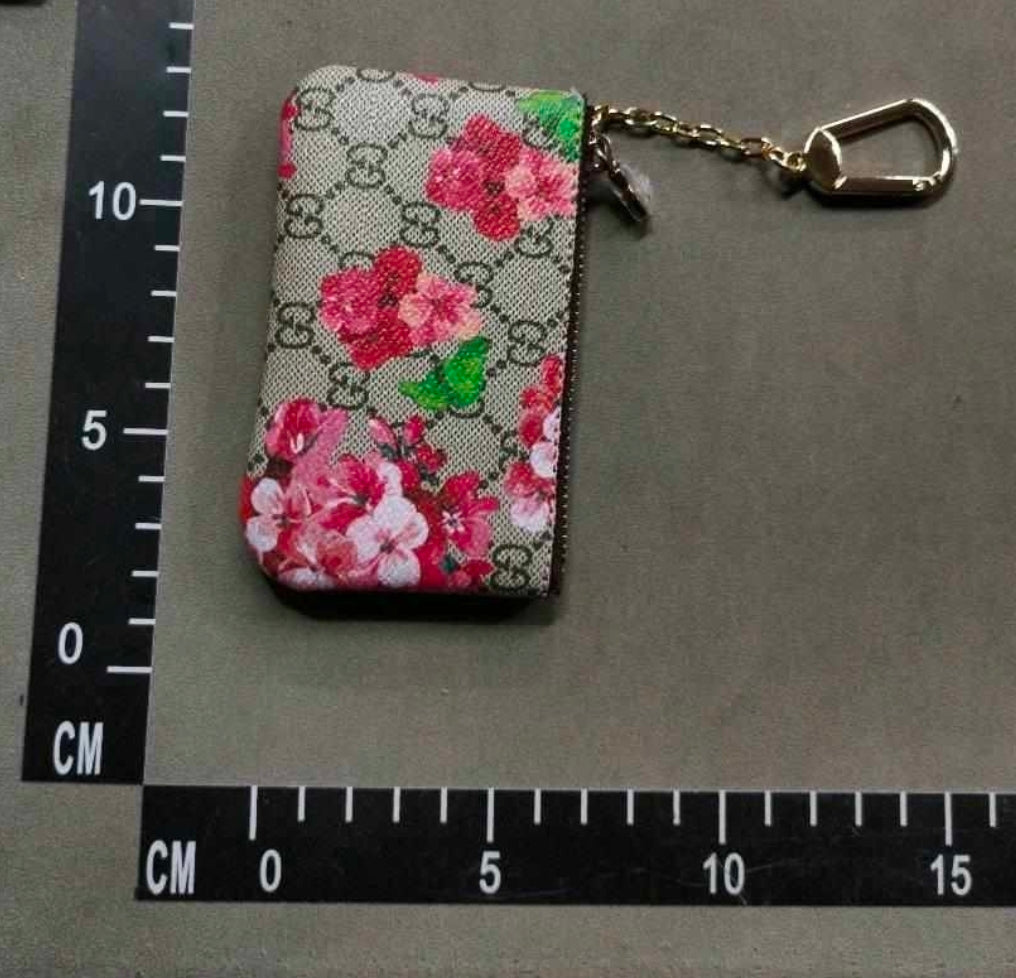 Gucci iconic GG Blooms keychain wallet