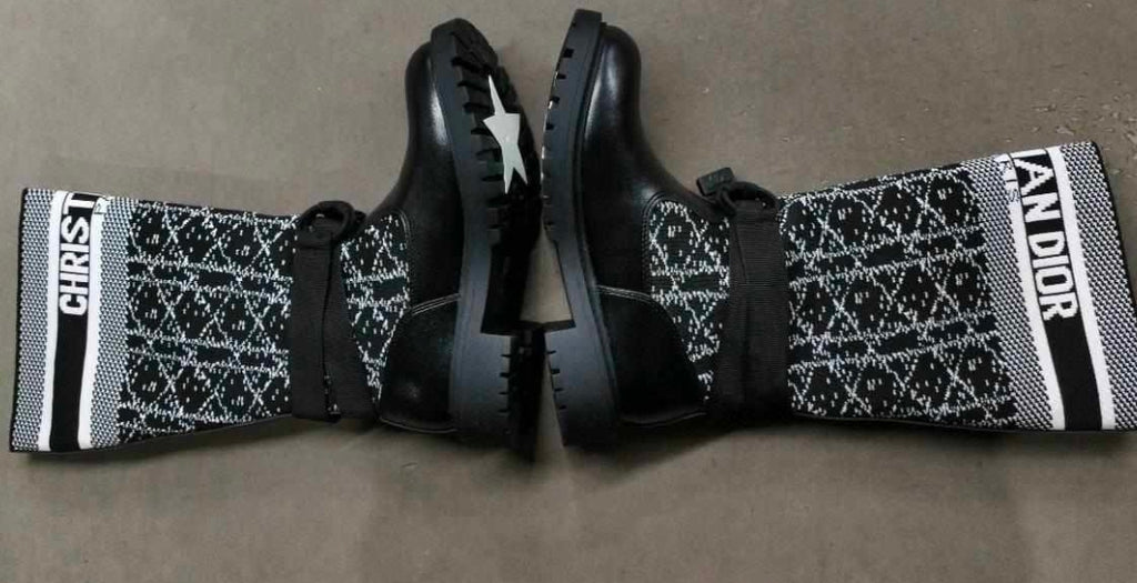 Dior D-Major ankle boots in black calfskin
